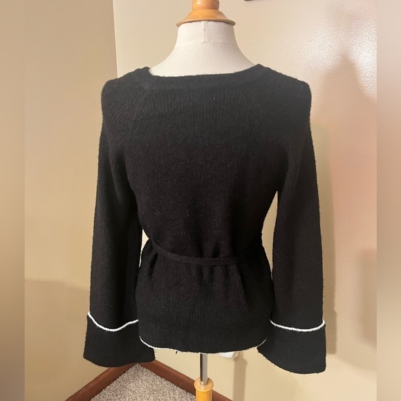 Philosophy Black With White Trim Belted Tunic Sweater With Bell Sleeves S XS - Picture 2 of 6